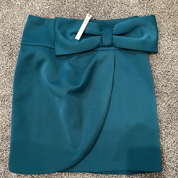 New asos skirt - Picture 3 of 3